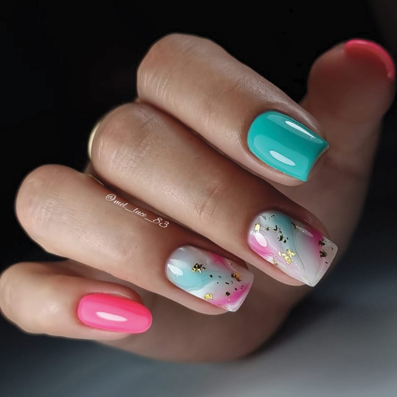 Formation Remplissage Express : technique de remplissage rapide en salon avec finition brillante et nail art coloré.